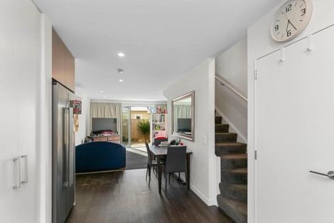 Photo of property in 2u3 Stone Street, Miramar, Wellington, 6022
