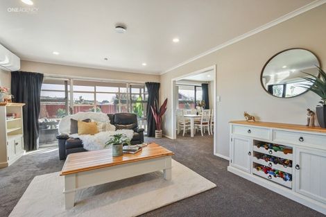 Photo of property in 8 Springmead Place, Hornby, Christchurch, 8042