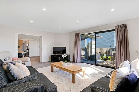 Photo of property in 37 Cedarwood Street, Woodridge, Wellington, 6037