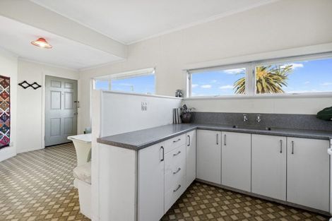 Photo of property in 1/5 Argyle Terrace, Milford, Auckland, 0620