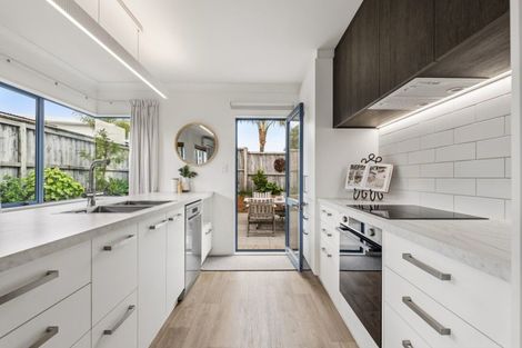 Photo of property in 16 Kaimanawa Street, Mount Maunganui, 3116
