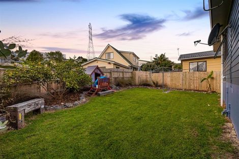 Photo of property in 38 Garton Drive, Massey, Auckland, 0614