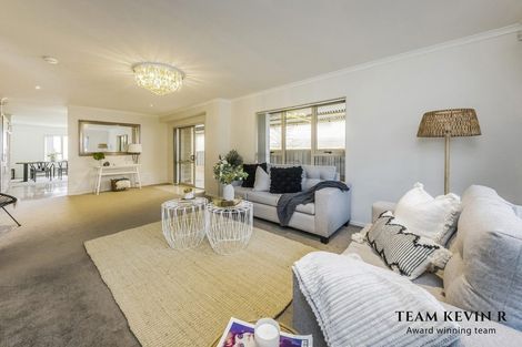 Photo of property in 3 Kirikiri Drive, Papakura, 2110