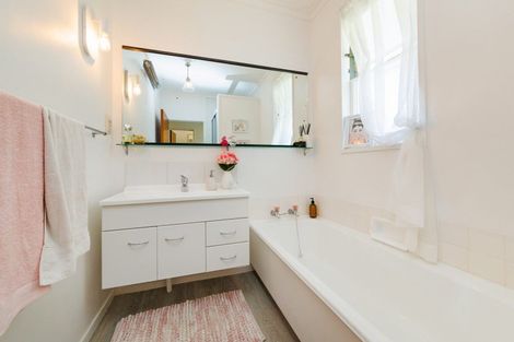 Photo of property in 42a Elmira Avenue, Hokowhitu, Palmerston North, 4410