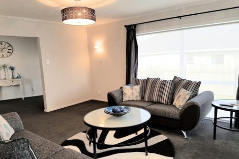 Photo of property in 47 Plumley Crescent, Mangere, Auckland, 2022