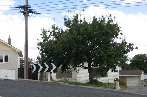 Photo of property in 2/10 Marsh Avenue, Forrest Hill, Auckland, 0620