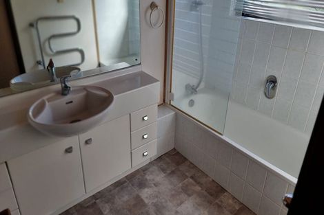 Photo of property in 3 Malters Place, Browns Bay, Auckland, 0630