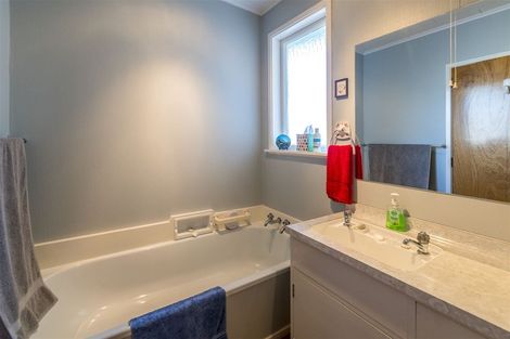 Photo of property in 140 Winchester Street, Levin, 5510
