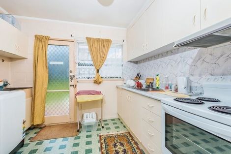 Photo of property in 1/38 Edmonton Road, Henderson, Auckland, 0612