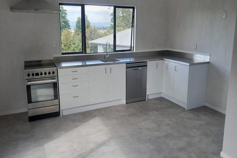 Photo of property in 18 Edgerton Road, Te Atatu Peninsula, Auckland, 0610