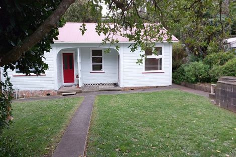 Photo of property in 35a Bassett Road, Johnsonville, Wellington, 6037