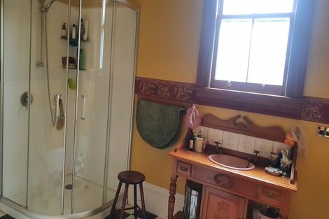 Photo of property in 11 Tarata Road, Inglewood, 4387