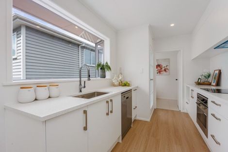 Photo of property in 21 Compton Street, Hillcrest, Auckland, 0627