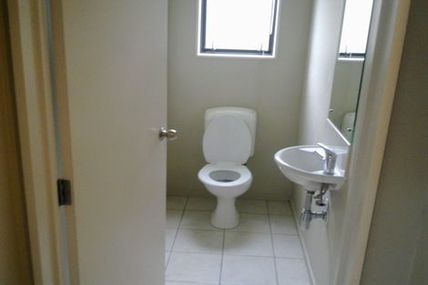 Photo of property in 8 Misty Valley Drive, Henderson, Auckland, 0612