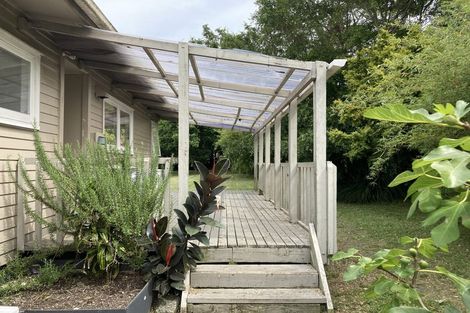 Photo of property in 41 Royal View Road, Te Atatu South, Auckland, 0610