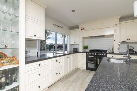 Photo of property in 726 State Highway 16, Kumeu, Waimauku, 0883