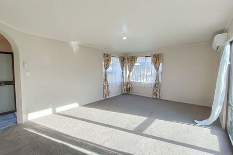 Photo of property in 2/15 Trimdon Street, Randwick Park, Auckland, 2105