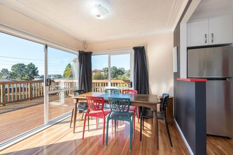 Photo of property in 15 Kelwyn Road, Kelston, Auckland, 0602
