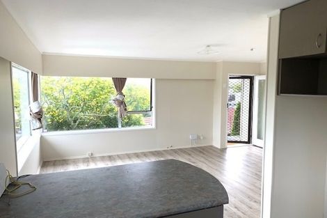 Photo of property in 1/11 Lancelot Place, Glenfield, Auckland, 0629