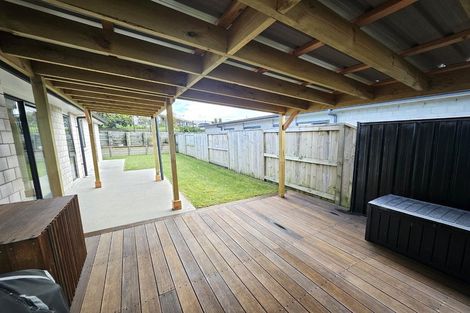 Photo of property in 12 Massee Way, Te Puke, 3119