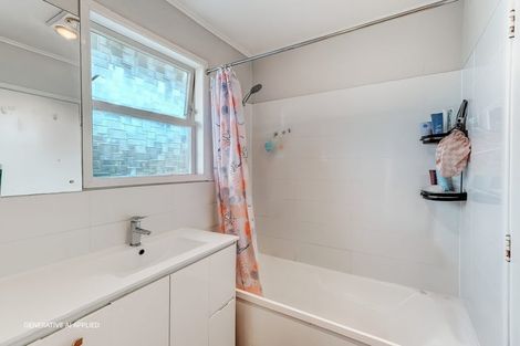 Photo of property in 5 Rainbow Place, Wattle Downs, Auckland, 2103