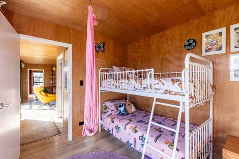 Photo of property in 237 Croydon Road, Midhirst, Stratford, 4394