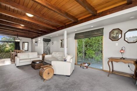 Photo of property in 52 Waitohu Road, York Bay, Lower Hutt, 5013