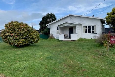 Photo of property in 32 Ngahina Street, Marton, 4710