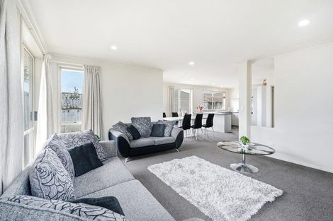 Photo of property in 30 Gardenia Close, Melville, Hamilton, 3206