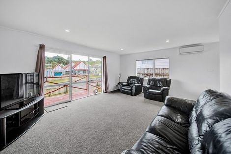 Photo of property in 35 Herekawe Drive, Spotswood, New Plymouth, 4310