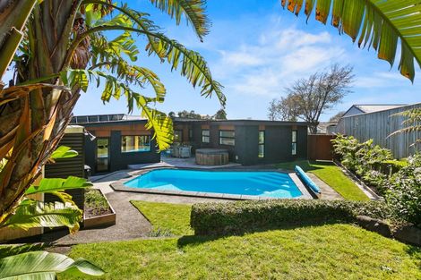 Photo of property in 5b Wesley Avenue, Frankleigh Park, New Plymouth, 4310