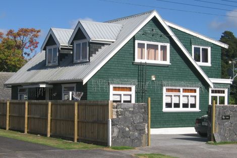 Photo of property in 18 Reid Road, New Lynn, Auckland, 0600