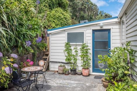 Photo of property in 190 The Esplanade, Island Bay, Wellington, 6023