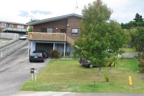 Photo of property in 2/13 Romulus Place, Totara Vale, Auckland, 0629