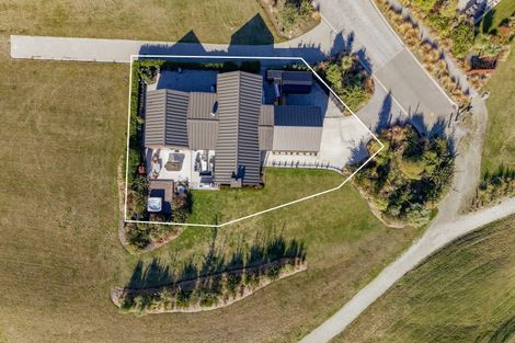 Photo of property in 60 Cunninghams Drive, Jacks Point, Queenstown, 9371