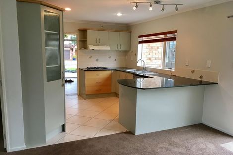 Photo of property in 26 Erne Crescent, East Tamaki, Auckland, 2016