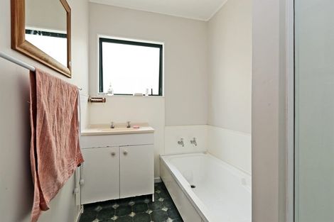 Photo of property in 506a Queen Street East, Hastings, 4122