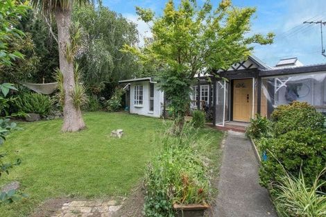 Photo of property in 3/9 Poinsettia Place, Henderson, Auckland, 0610