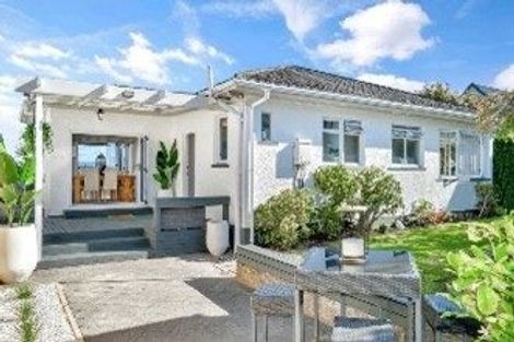 Photo of property in 187 Otumoetai Road, Brookfield, Tauranga, 3110