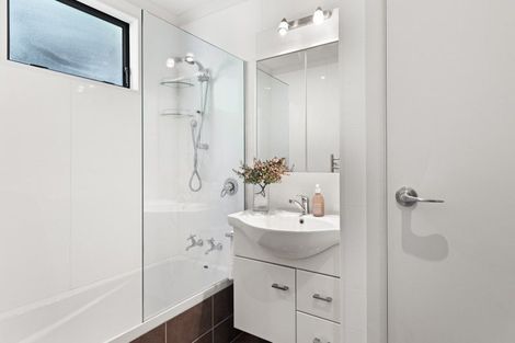 Photo of property in 21 Denholm Road, Hospital Hill, Napier, 4110