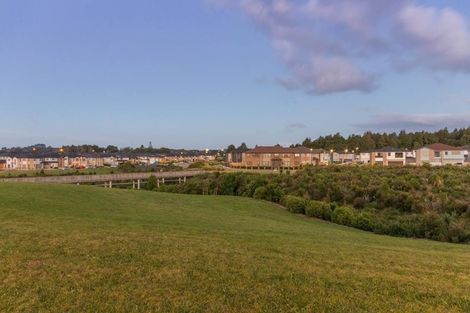 Photo of property in 2 Ballyholey Drive, Flat Bush, Auckland, 2019