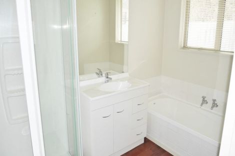 Photo of property in 6a Freyberg Avenue, Riccarton, Christchurch, 8011