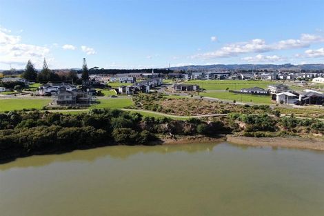 Photo of property in 7 Emerald Avenue, Rosehill, 2113