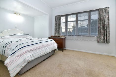 Photo of property in 2 Waiwera Avenue, Parakai, 0830