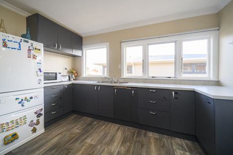 Photo of property in 9 Milton Street, Roslyn, Palmerston North, 4414