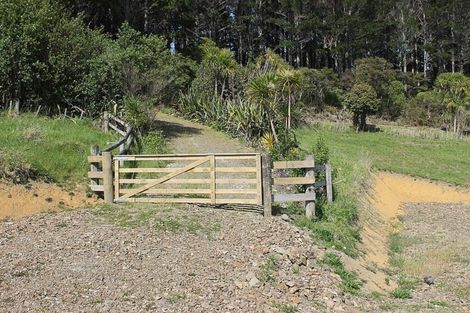 Photo of property in 60 Summer Road, Tinopai, Matakohe, 0593