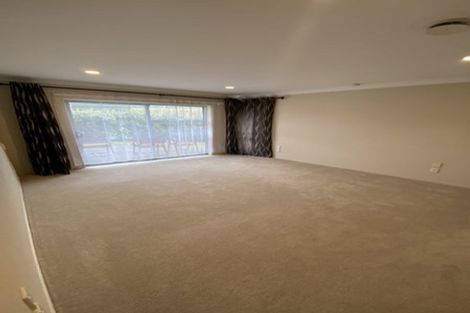 Photo of property in 10 Mullagh Place, East Tamaki Heights, Auckland, 2016