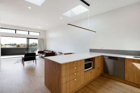 Photo of property in 7u4 Tarbett Road, Hillcrest, Hamilton, 3216
