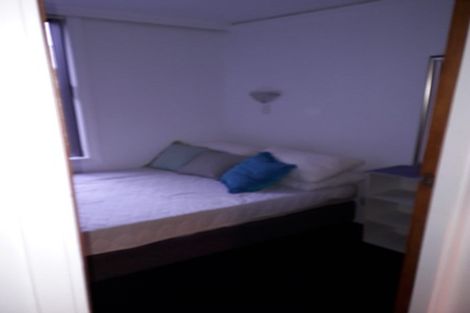 Photo of property in 2f2 Oriental Terrace, Mount Victoria, Wellington, 6011