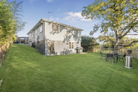 Photo of property in 90 Kelman Road, Kelston, Auckland, 0602